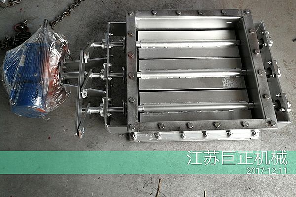 方形擋板門(mén)（寬5m）完美下線，入庫(kù)前一覽